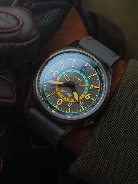Produktbild AVI-8 AV-4120-04 Wingman Worldtimer GMT (Fliegeruhr)