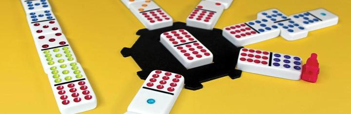Actual product image Goliath Toys Mexican Train Domino Game (English)