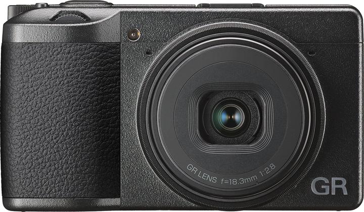 RICOH Gr III (18.3mm, 24.24 Mpx, APS-C / DX)