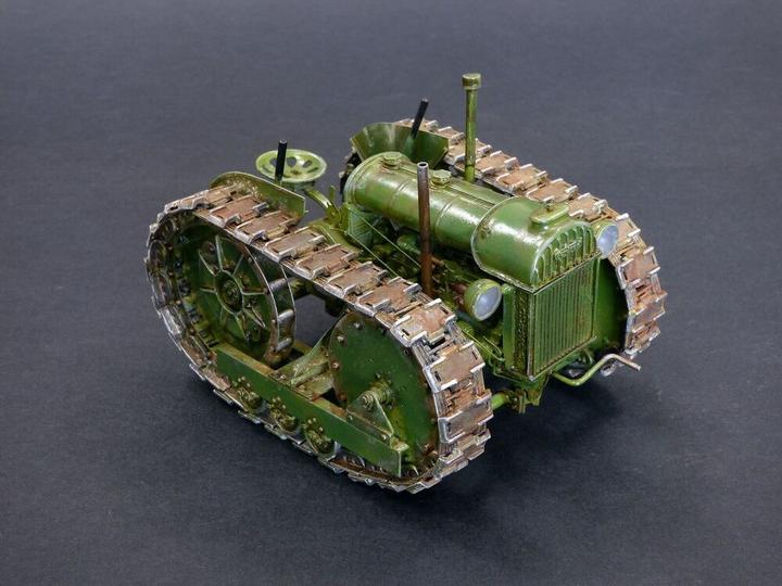 Immagine prodotto Plus Model Fordson N Cingolato senza strada
