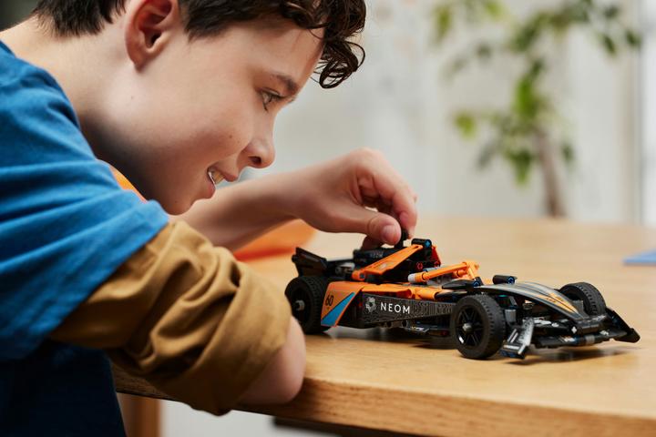 Actual product image LEGO NEOM McLaren Formula E Race Car (42169, LEGO Technic)