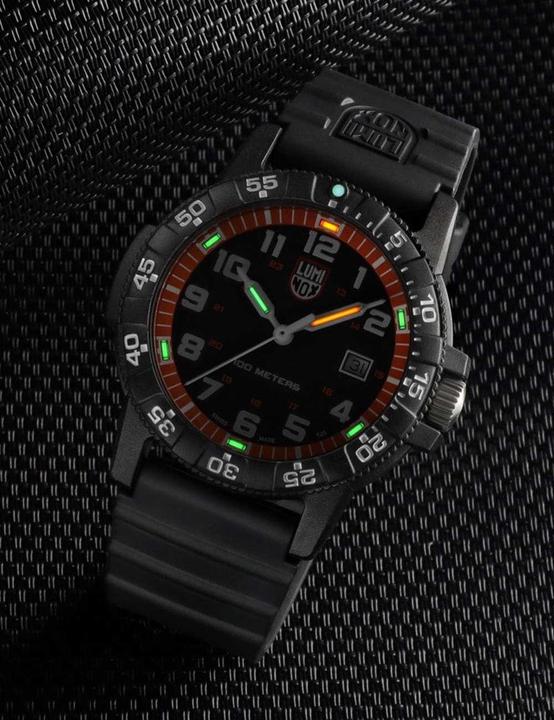 Actual product image Luminox Leatherback Sea Turtle Giant 0320 Series (Analogue wristwatch, 44 mm)