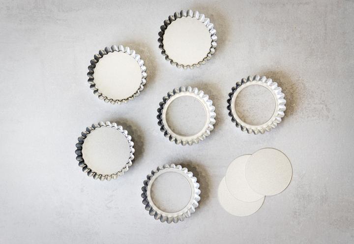 Actual product image Kitchen Craft Cupcake tins (10 cm)