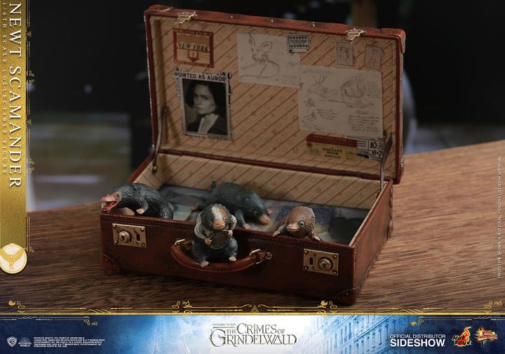 Produktbild Hot Toys Phantastische Tierwesen 2 “Newt Scamander” 1/6 Scale Figur