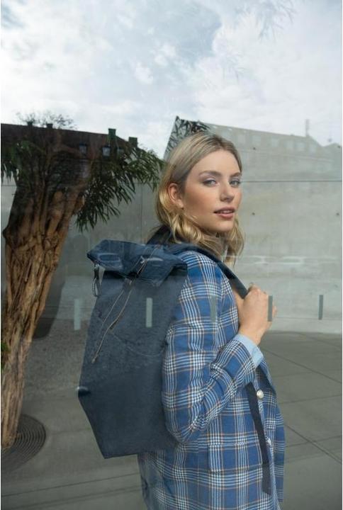 Actual product image reisenthel Casual Backpack Rolltop backpack Herringbone Dark Blue (22 l)