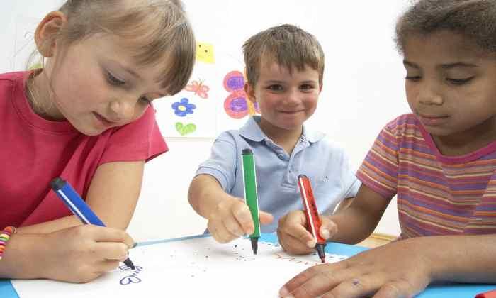 Immagine prodotto STABILO Trio Scribbi Pennarello triangolare a molla (Verde, 1 x)