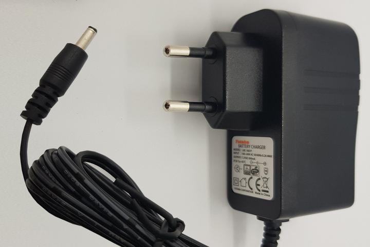 Actual product image Futaba Charger LBC-35D Li-Fe T16SZ/T18SZ
