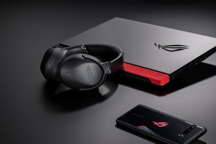 Actual product image ASUS ROG Strix Go BT (Wireless, Cable)