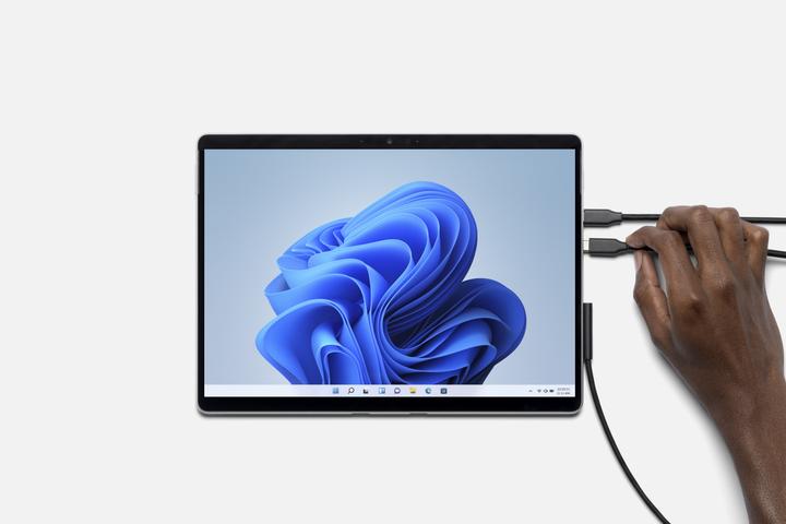 Produktbild Microsoft Surface Pro 8 (13", Intel Core i7-1185G7, 16 GB, 1000 GB, Ohne Tastaturlayout)