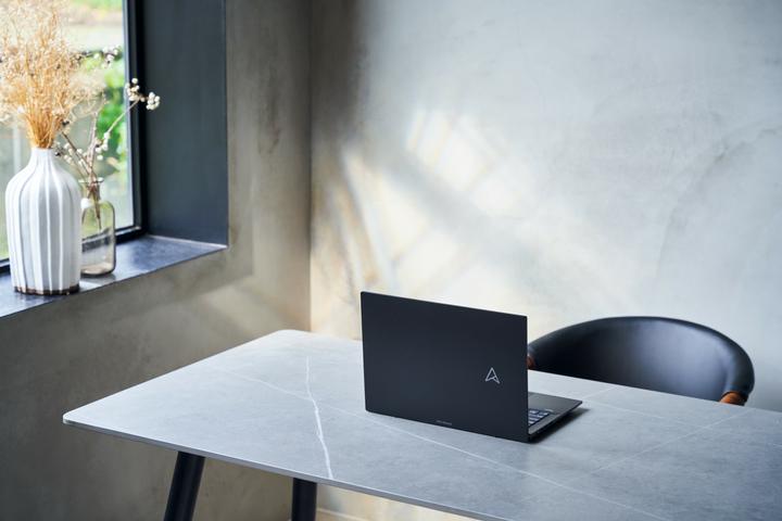 Immagine prodotto ASUS UM3402YA-KP763W (14", AMD Ryzen 5 7430U, 16 GB, 512 GB, Ing. Int.)