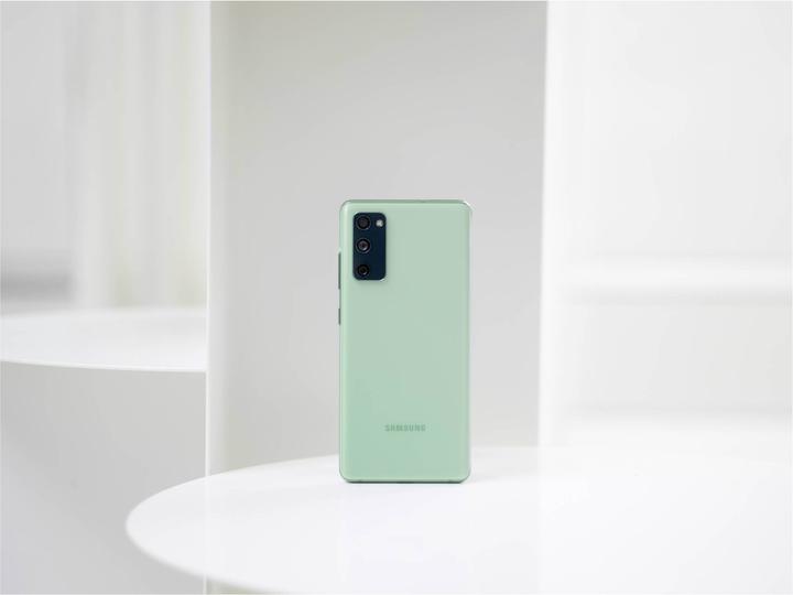 Immagine prodotto Samsung Galaxy S20 FE UE (128 GB, Verde nuvola, 6.50", Doppia SIM, 32 Mpx, 4G)