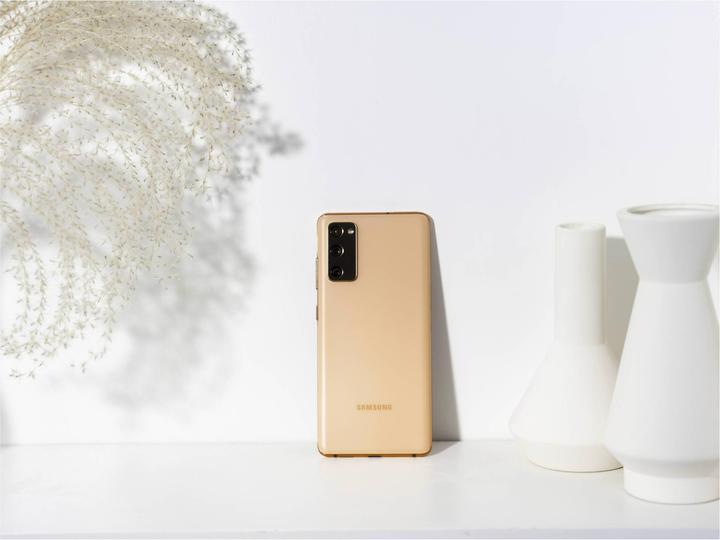 Image du produit Samsung Galaxy S20 FE 5G UE (128 Go, Cloud Orange, 6.50", Double SIM, 12 Mpx, 5G)