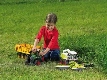 Actual product image Bruder Field choppers