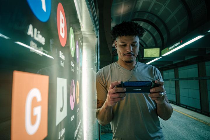 Image du produit Backbone One (USB-C) - Contrôleur iPhone et Android - 2ème Gén. (Android, iOS)