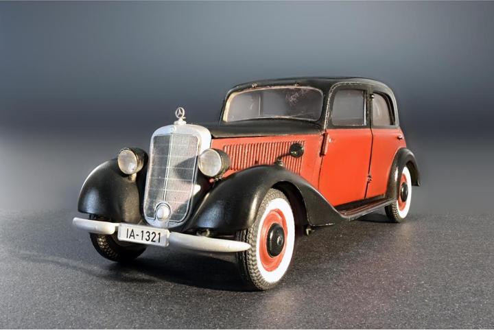 Actual product image Mini art German Passenger Car Type 170V.Saloon 4 4 Doors