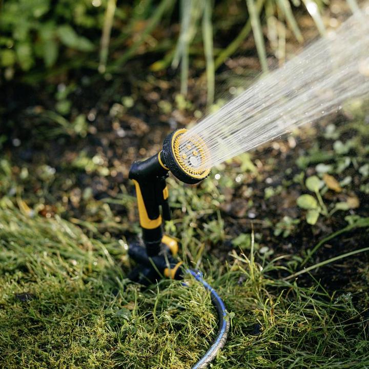Actual product image Fiskars 1070830 Comfort Rasensprenger (Spray sprinklers)
