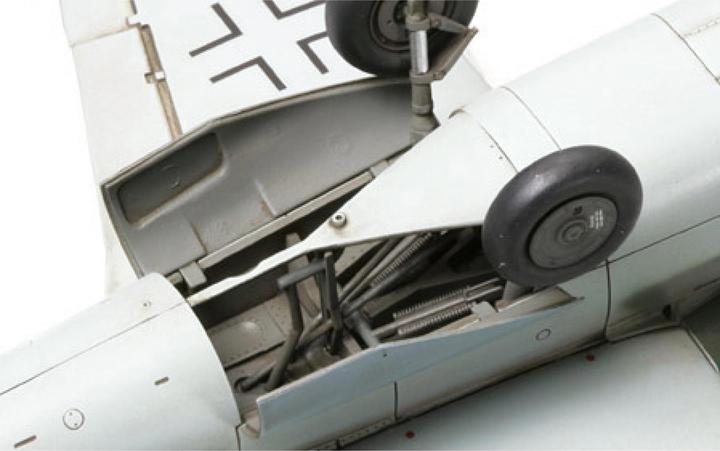 Actual product image Tamiya German Heinkel He162 A2 Salamander