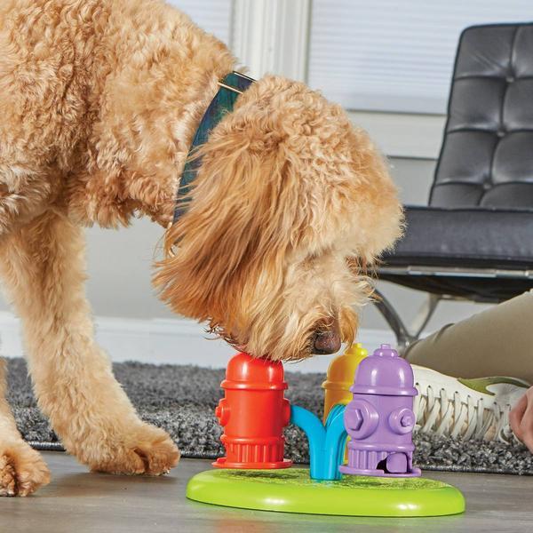 Image du produit Brightkins Spinning Hydrants Treat Puzzle (puzzle de boissons) (Jouet d'occupation chien)