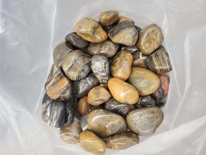 Produktbild Aquagart 140kg Polierter Kiesel Glanzkies Flusskiesel Kieselsteine Gartenkies Zierkies # (30 x 30 x 20 cm)