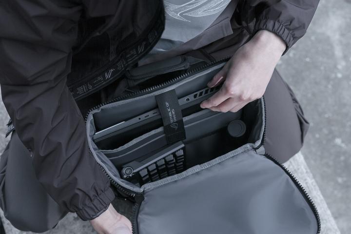 Actual product image ASUS ROG Ranger BP2701 Gaming (22 l)