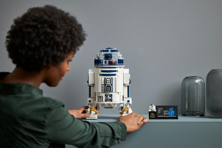 Actual product image LEGO Star Wars R2-D2 (75308) (75308, LEGO Rare Sets, LEGO Star Wars)
