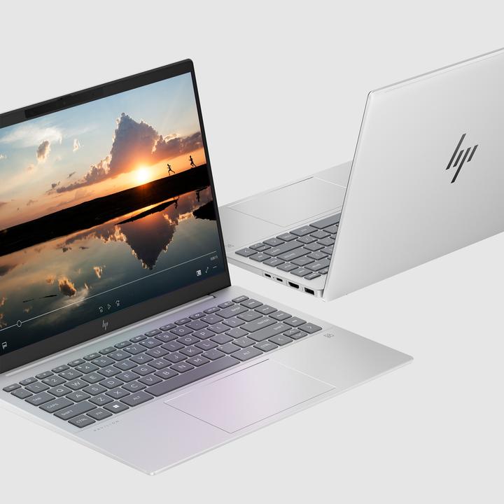 Image du produit HP Pavilion Plus 14-ew1173ng 14" 2.8k OLED 120Hz, Intel Core Ultra 7 155H, 32GB RAM, 512GB SSD, Wind (14", Intel Core Ultra 7 155H, 32 Go, 512.00 Go, DE)