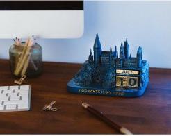 Produktbild NoName HARRY POTTER - Calendrier Perpétuel 3D en Résine - '9x10x14cm' (Harter Einband)