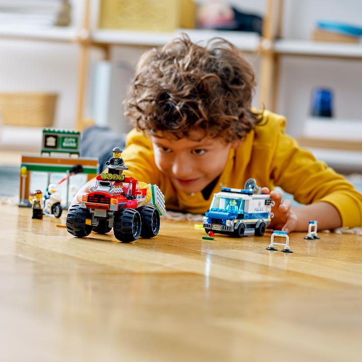 Actual product image LEGO Robbery with the monster truck (60245, LEGO City)