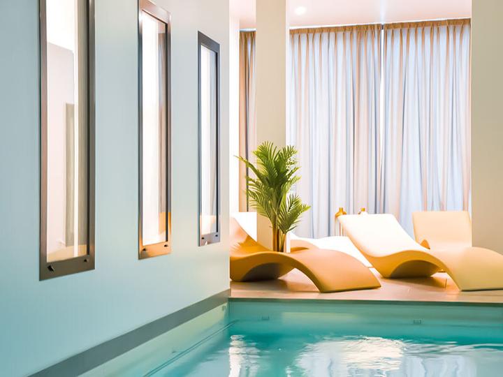 Immagine prodotto Smartbox Joyeux anniversaire: riposo con accesso alla spa, massaggio o cura (1 pers.)