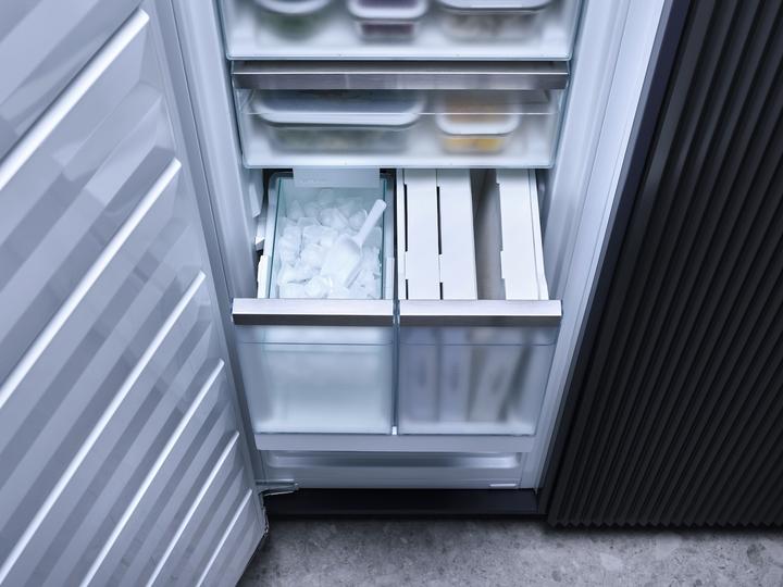 Actual product image Miele Freezers FNS 7794 D R (Installation, 213 l)