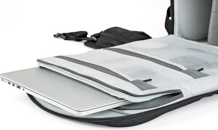 Actual product image Lowepro ProTactic BP 450 AW Green Line (Photo backpack, 25 l)