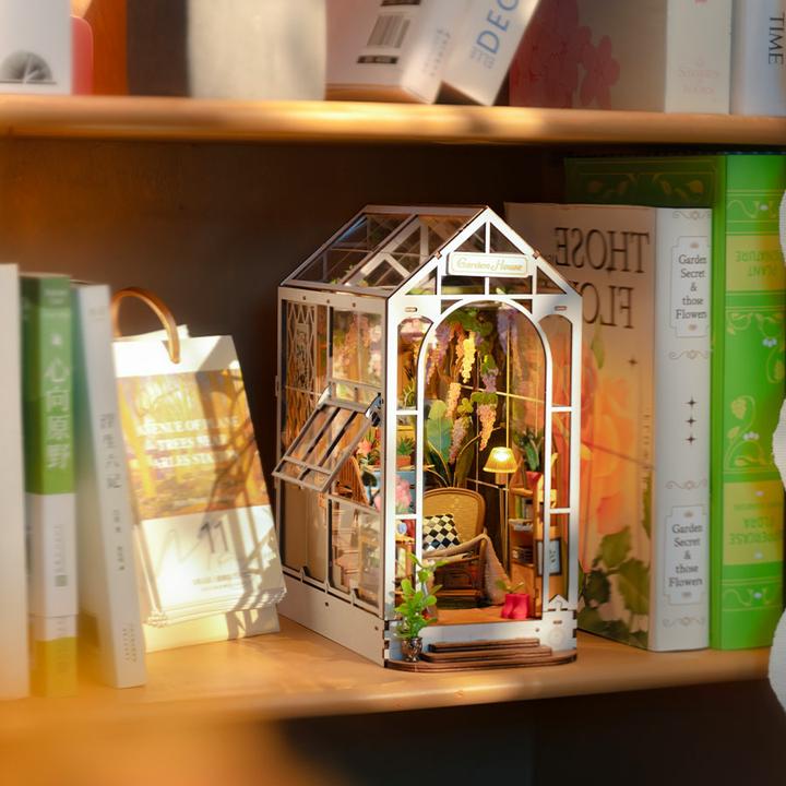Produktbild Robotime Tiny House - Gartenhaus