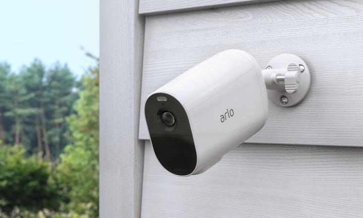 Image du produit Arlo Essential Spotlight Caméra pack de 1 caméra blanc (1920 x 1080 Pixels)