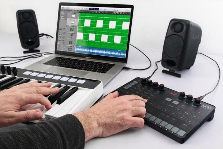 Produktbild IK Multimedia UNO Synth