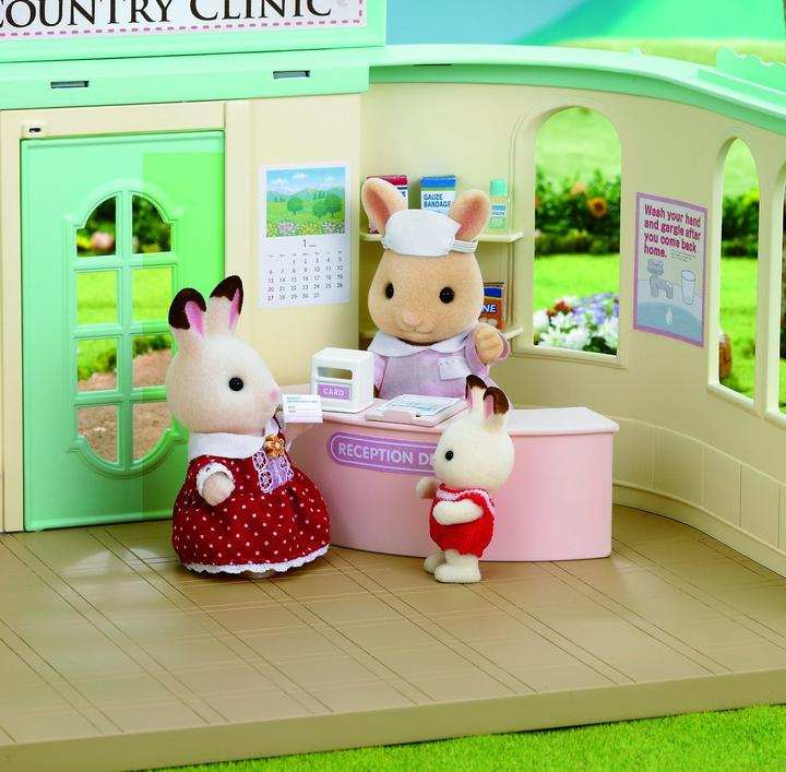 Actual product image Sylvanian Families rural clinic