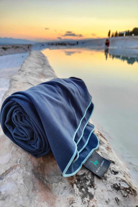 Actual product image Mint Lama Beach Lama (100 x 160 cm)