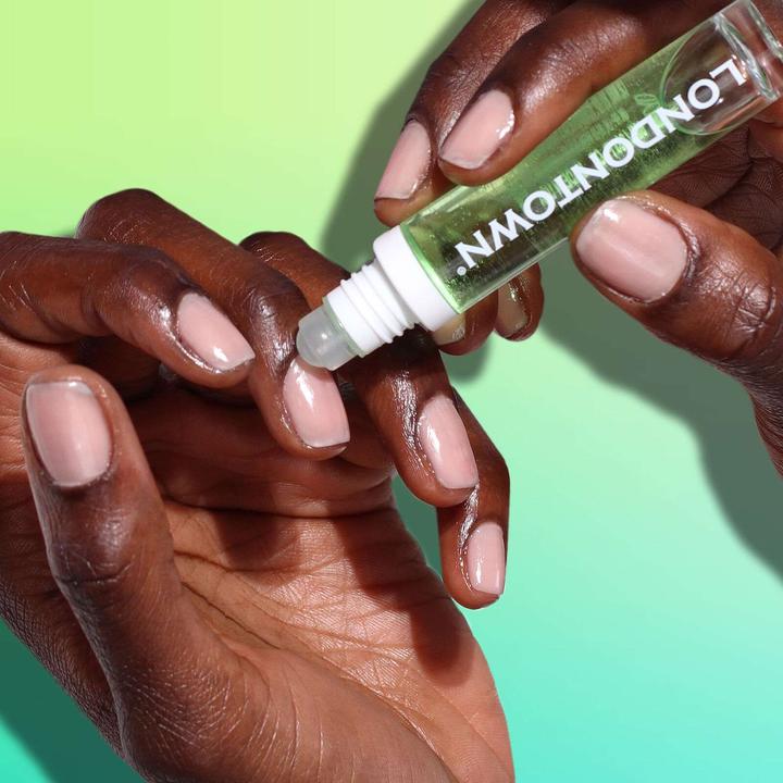 Actual product image Londontown Roll & Glow Cuticle Oil - Agave Pear (12 ml)