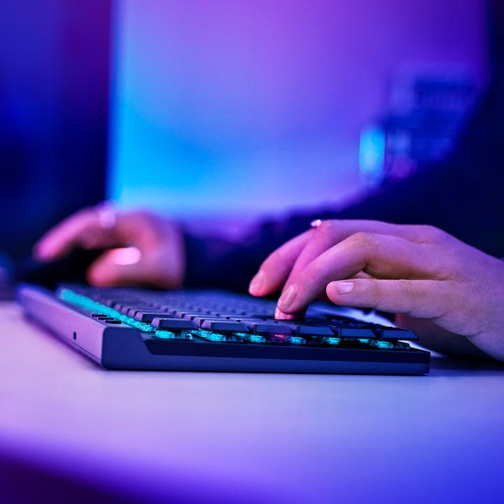 Actual product image Logitech G515 Lightspeed TKL (DE, Wireless, Cable)