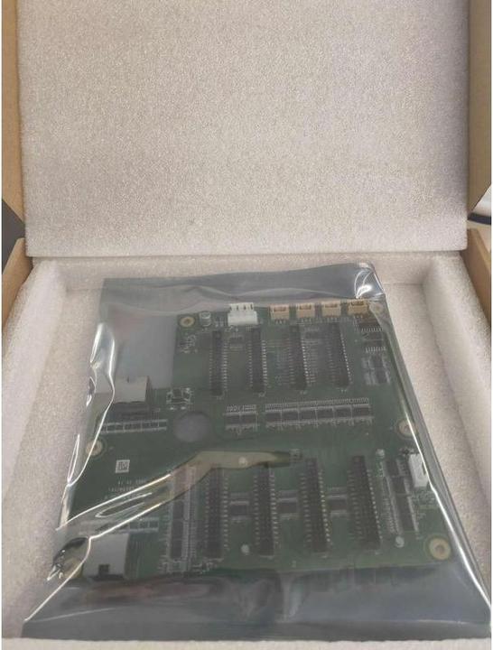 Produktbild Hikvision DS-D40CX-1F/H8 8 Port Spare Hub Board