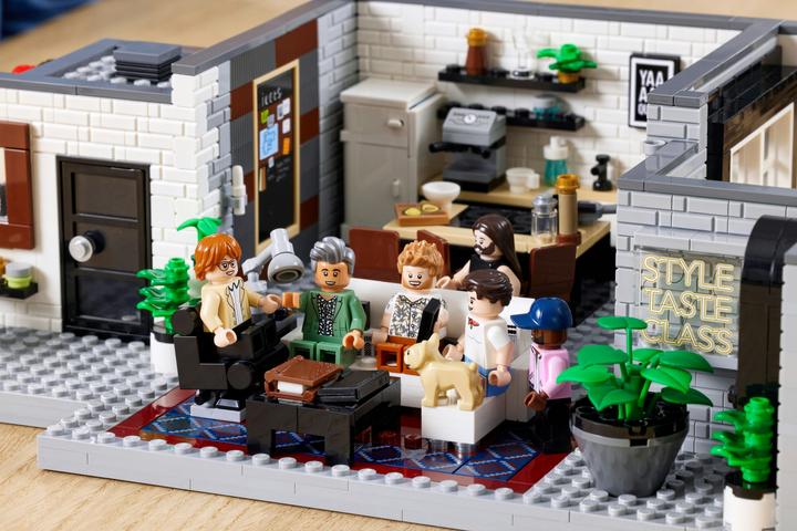 Produktbild LEGO Queer Eye - The Fab 5 Loftas (10291) (10291, LEGO Creator Expert, LEGO Seltene Sets)