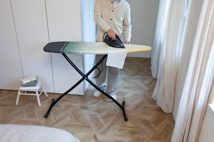 Immagine prodotto Brabantia Asse da stiro Resistente al calore Zona di parcheggio (135 x 45 cm)