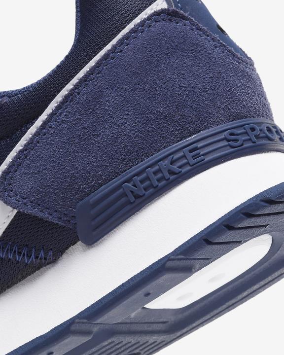 Produktbild Nike Venture Runner (43)