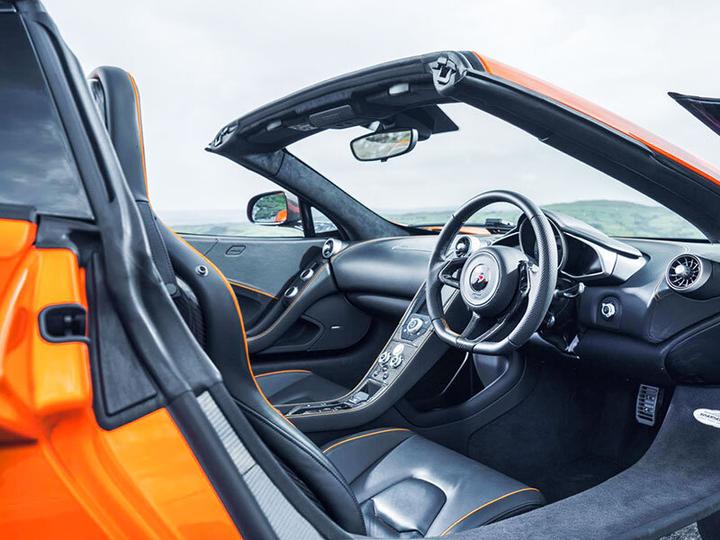 Immagine prodotto Smartbox Emozioni travolgenti con la Lamborghini Huracán 650 PS Spyder (1 pers.)