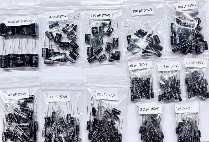 Play-Zone 325 electrolytic capacitor assortment