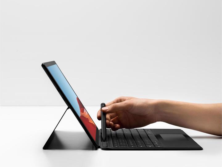 Produktbild Microsoft Surface Pro X (13", Microsoft SQ2, 16 GB, 512 GB)