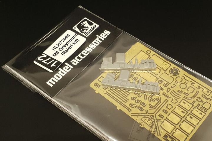 Actual product image Hauler M8 Greyhound (Italeri kit)