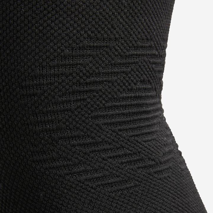 Produktbild Decathlon Right or left knee support with side reinforcements (3)