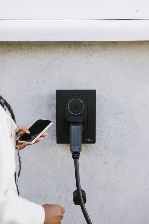 Productafbeelding Zaptec GO Wallbox, 22KW, Stopcontact, 4G, Asfaltzwart (Type 2, 22 kW, 32 A)
