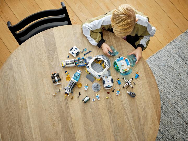 Productafbeelding LEGO Maanonderzoekbasis (60350, LEGO Stad)