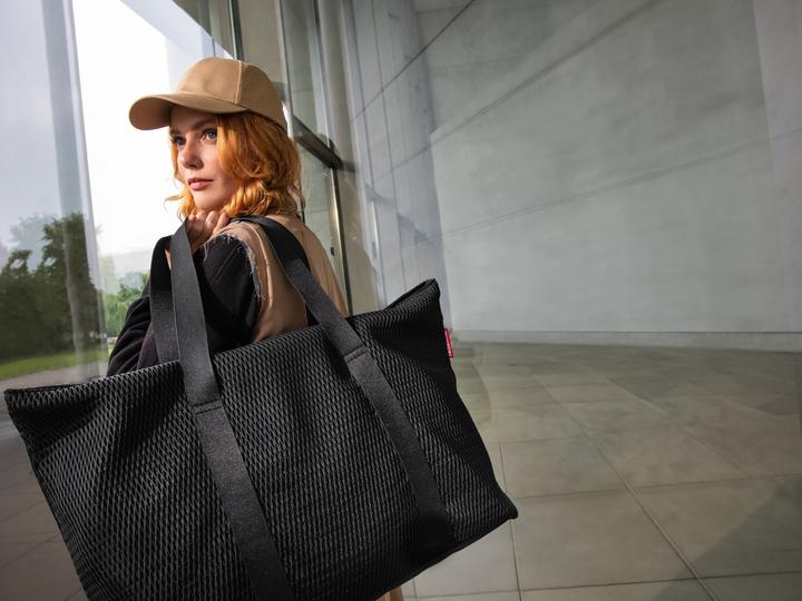 Actual product image reisenthel extralite shopper L mesh black